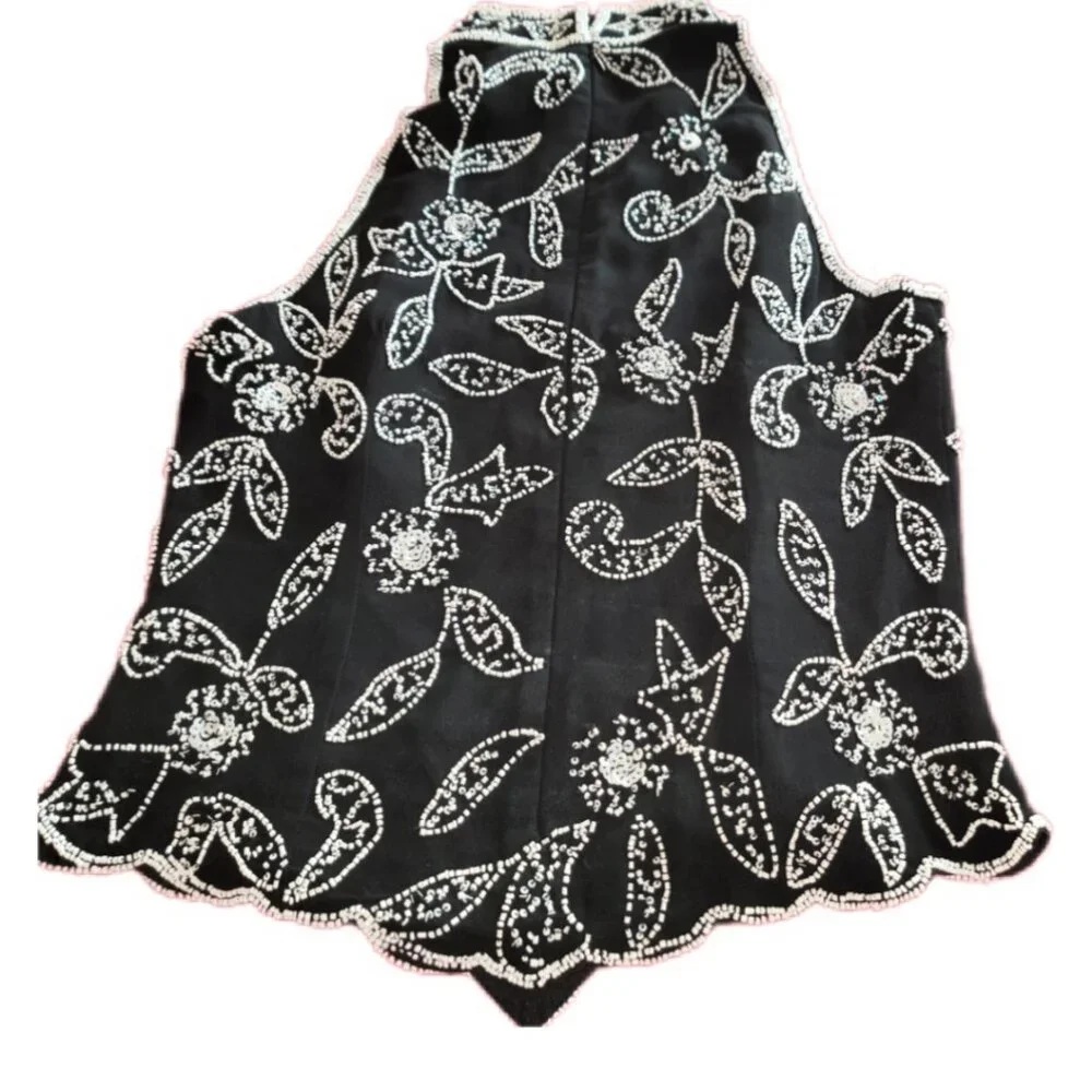 Camille La Vie Beaded Halter Top Black White Scalloped Hem Size M NWT - Picture 3 of 5